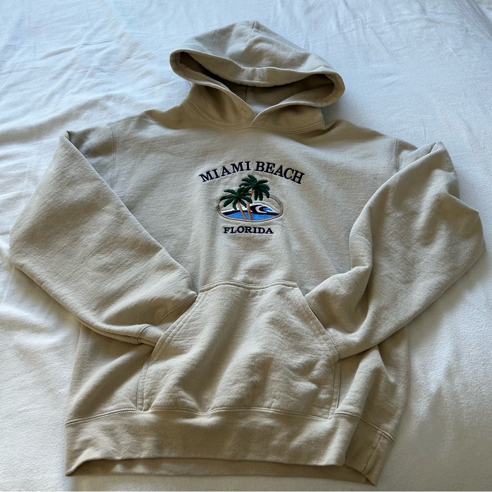 VINTAGE EMBROIDERED MIAMI BEACH HOODIE CREAM